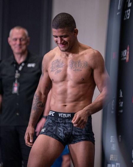 Gilbert Burns height