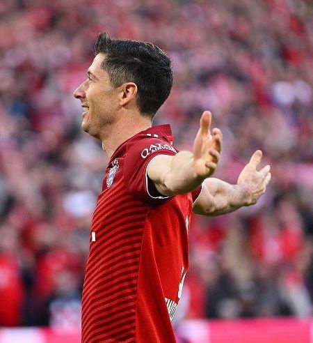 robert lewandowski transfer news