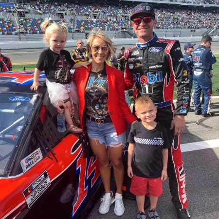 Clint bowyer and lorra bowyer in racing with their children cash aaron, presley elizabeth