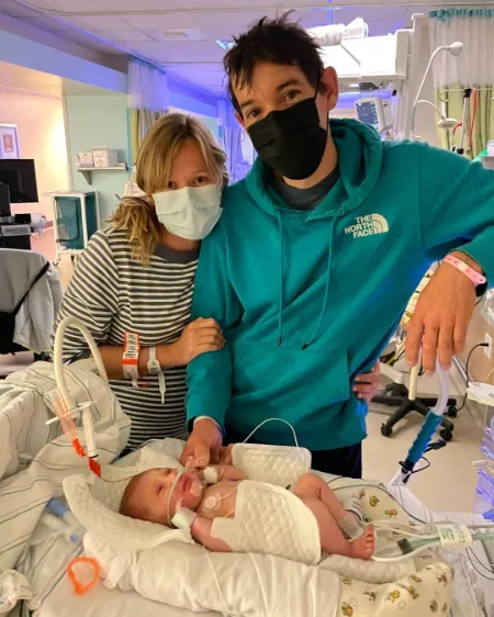 alex honnold with his wife sanni mccandless and his daughter