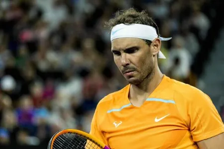 rafael nadal playing tennis