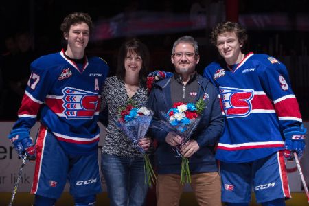 kailer yamamoto with his parents and brother