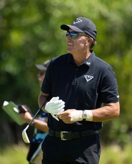 phil mickelson age