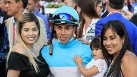 melinza bentacourt and irad ortiz jr along with their daughter