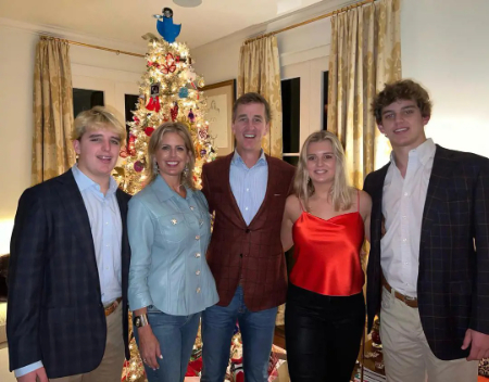 arch manning with his siblings may & heid and parents ellen and cooper