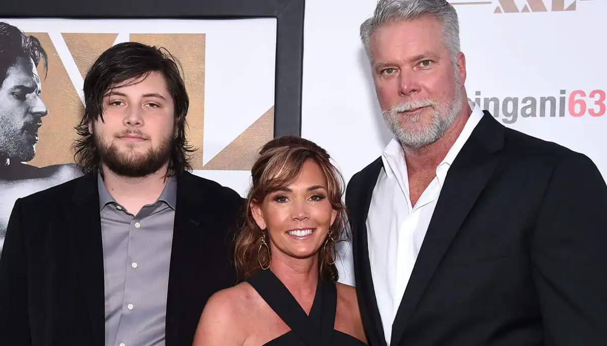 Kevin Nash wife wiki bio