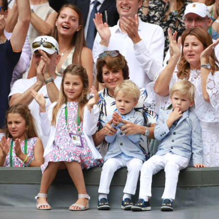 Roger Federer and Mirka Federer children.