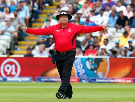 marais erasmus won the umpire of the year award in 2021